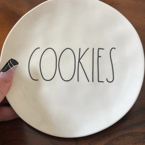 Santa milk Rae Dunn 🥛 and cookies set both melamine 🎅🎅 - Picture 3 of 4